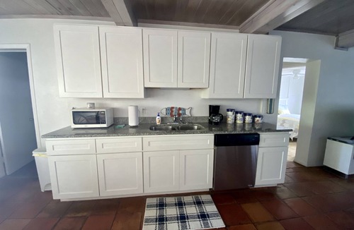 Ilexhurst Cottage | Tropical Paradise Cottage on the Beach VRC17-000167