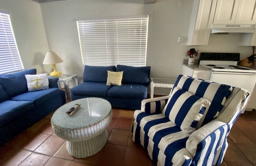 Ilexhurst Cottage | Tropical Paradise Cottage on the Beach VRC17-000167