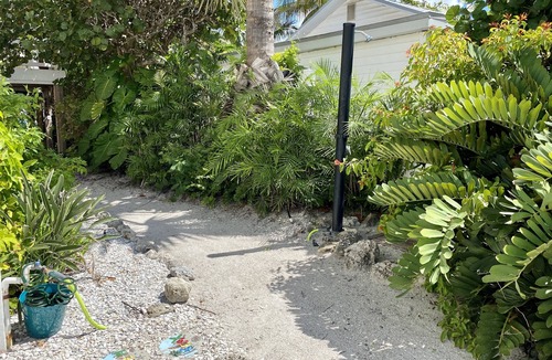 Ilexhurst Cottage | Tropical Paradise On The Beach Permit VRC17-000168