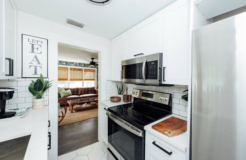 Historic Uptown Apartment | Tropical paradise, downtown St Pete