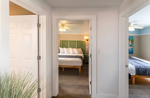 Captiva Hotel | Tropical Relaxation! 2BR Cottage w/Kitchen | Pools | Parking | Private Beach!
