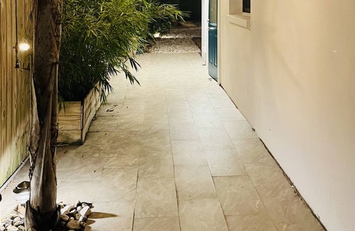 Ballast Point House | Tropical 🌴 Retreat w/ Huge Relaxing Patio