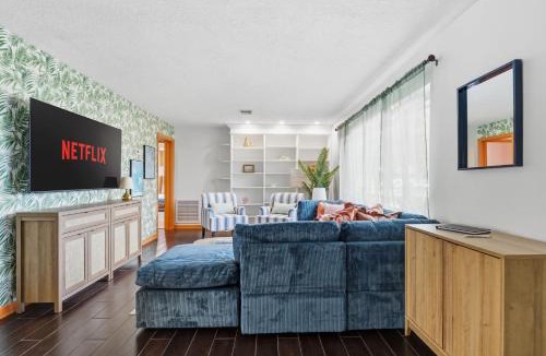 Largo House | Tropical Tee - Putt Putt - Pool - Hot Tub - Bikes
