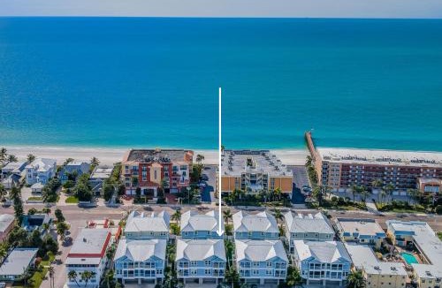 Redington Beach House | Tropical Treasure Beach Villa