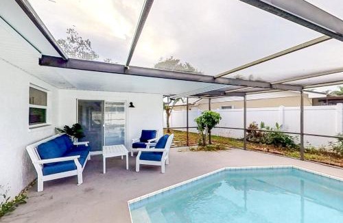Dunedin House | Tropical Vibe
