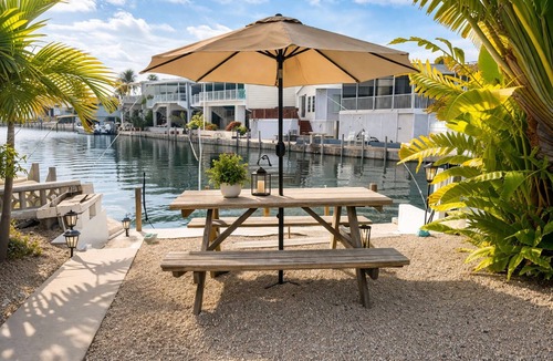 Cutthroat Harbor Estates RV Rental | Tropical Waterfront RV lot in Cudjoe Key perfect for your getaway.