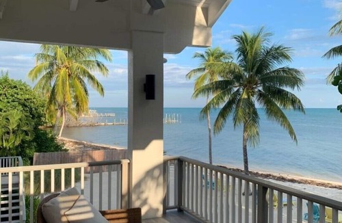 Islamorada House | Turtle Beach is an Oasis on the Atlantic Ocean