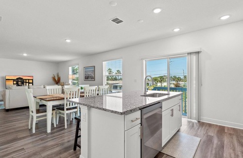 Ocean View Halifax Estates House | Turtle Paradisena | Spacious Home Just One Block From the Beach!