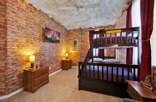 Tuscan Hills Villa | Tuscan Hills Retreat near Disney with pool and PS5 game loft