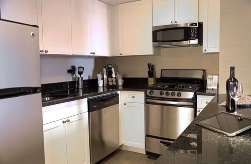 Center City West House | Twin Doubles Balcony Studio, The Windsor Suites, Near Iconic Rittenhouse Square