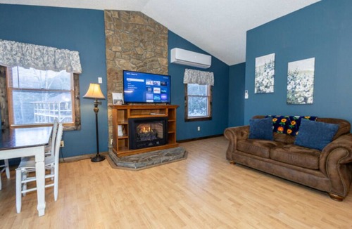 Springmaid Mountain Cabin | Twin Falls Cabin Top Duplex