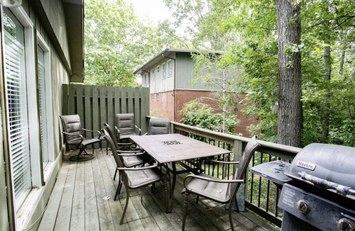 Gainesville Condo | Two Bedroom Condo on Lake Lanier at Port Royale Marina