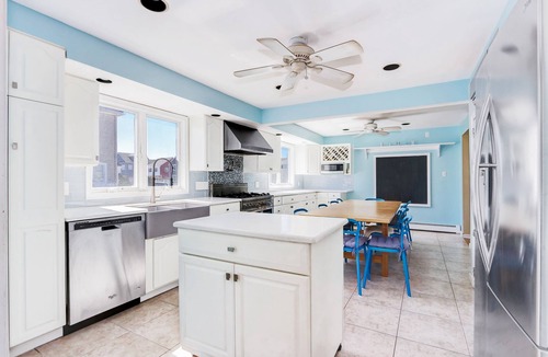 A-Zone House | TWO LIVING SPACES! BAYSIDE & CLOSE TO THE BEACH, GAME ROOM & BAR!