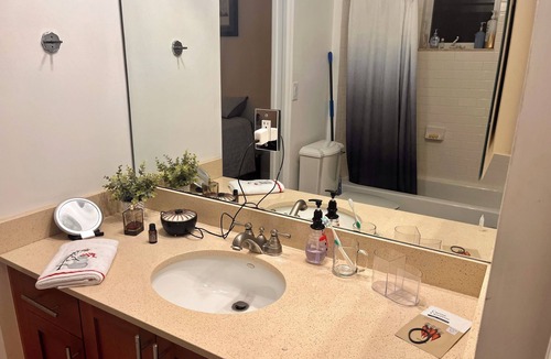 Riverside Park Apartment | Two rooms with private bathroom in shared house