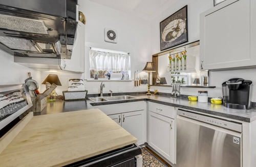 Cedar Key House | Tyson House is historic, beautifully restored, convenient to beach & restaurants