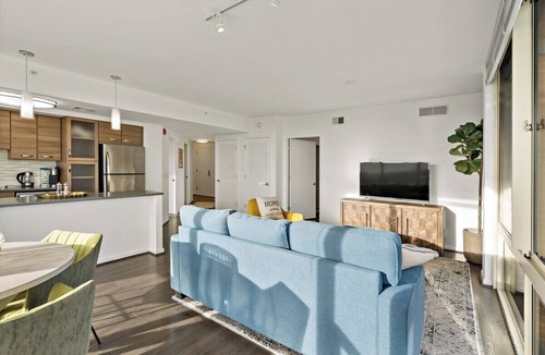 Vienna Apartment | Tysons 2BR | Corner Views, Balcony, Pool & Gym