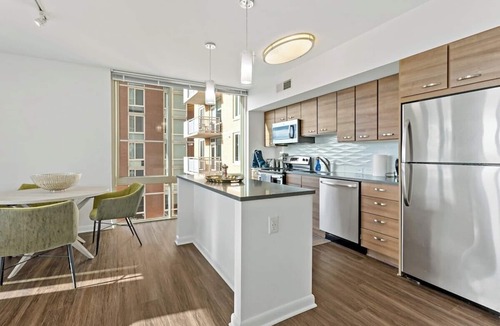 Tysons Apartment | Tysons 2BR | Private Balcony, Rooftop Pool & Gym