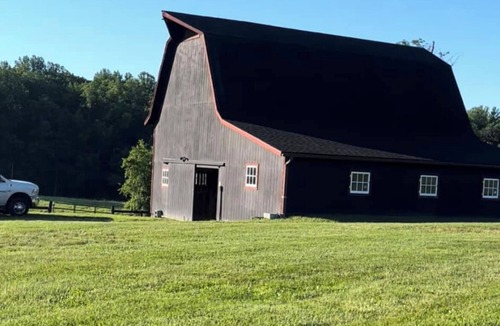Batesville House | UHE - Unforgettable Equestrian Adventure in the Blue Ridge Mountains