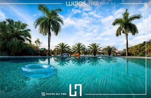 Kendale Lakes House | Ultimate Beach Villa Pool, Games & Pedal Boats L12