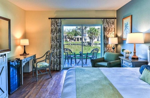 Crystal River House | Ultimate Family Getaway! Amazing Room w/ 2 Double Beds, Outdoor Pool