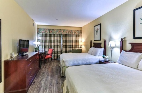 Crystal River House | Ultimate Family Getaway! Amazing Room w/ 2 Double Beds, Outdoor Pool