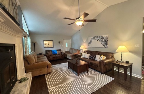 Quitman Cottage | Ultimate lakeside retreat at the charming 349 Kings Place Cottage!