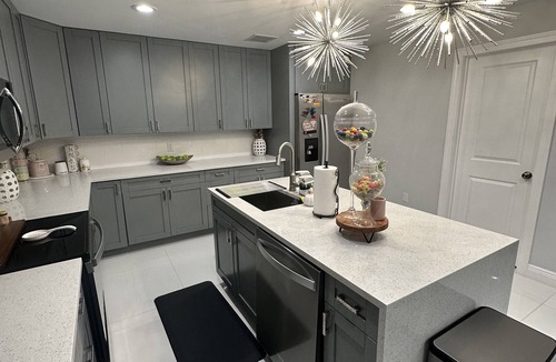 Coral Springs House | Ultimate Modern Vacation Home