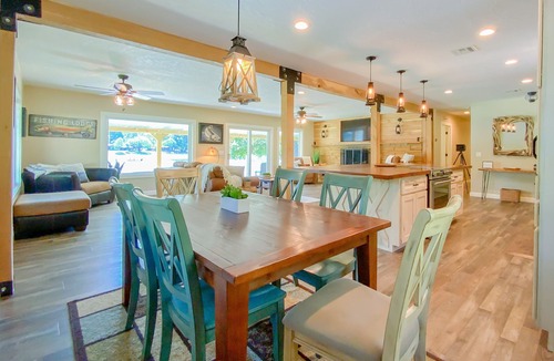 Flippin House | Ultimate Riverfront Stay Huge Dock + Prime Fishing Access