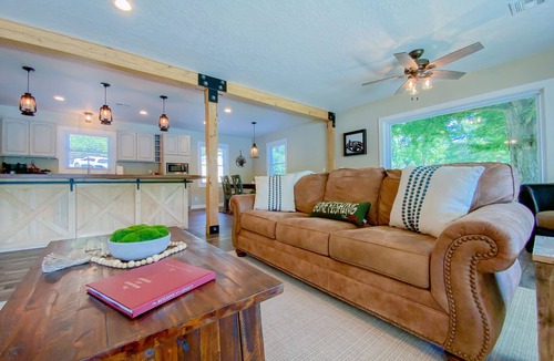 Flippin House | Ultimate Riverfront Stay Huge Dock + Prime Fishing Access