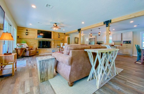 Flippin House | Ultimate Riverfront Stay Huge Dock + Prime Fishing Access