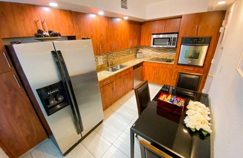 Seybold Condo | Unbeatable Ocean & Canal Views from Your Comfortable Beach Retreat