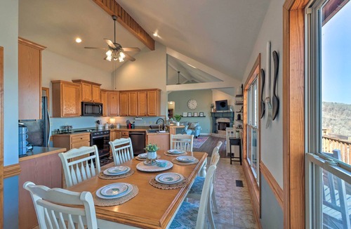 Edgemont House | Unbeatable Views on Greers Ferry Lake-Spacious-Peaceful-Serene-Family Friendly
