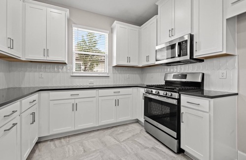 Braden River Villa | Unfurnished 2 bedrooms/02 Bath + Den Villa at Esplanade at Azario