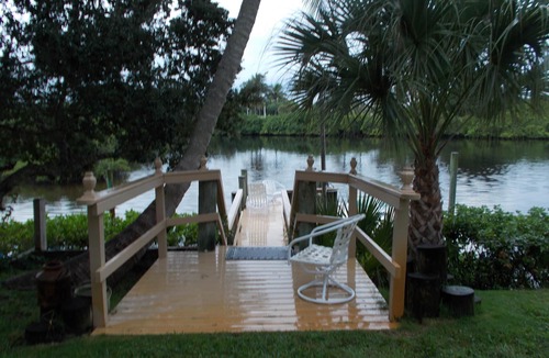 Inlet District Apartment | Unique and Charming-Waterfront Studio Cottage - Queen bed & Dock
