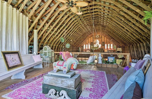 Wallburg House | Unique Barn Farm Stay w/Game Room & Farm Views