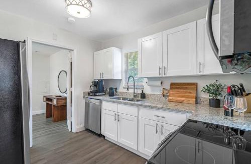 United Central House | Unique, Charming & Cozy House in St. Petersburg