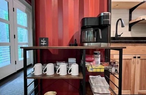 Swannanoa House | Unique Container Home 15 min to Asheville – Walk to Warren Wilson, Pet Friendly!
