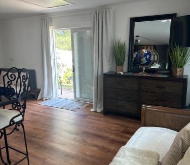 Wall Apartment | Unique guest house loft