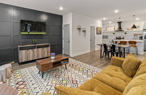 Pineville House | Unique Home - Great Location - Sleep up to 36 with Adj. Units