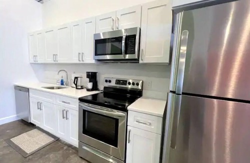 Albany Apartment | ◆UNIQUE◆ spacious LOFT with photo studio w/d!