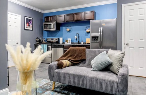Washington House | Uniquely Styled Private Suite