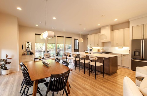 Historic Edgefield House | Unit 10 I Experience Noa Nashville | 4BR Luxury Retreat + Resort Pool