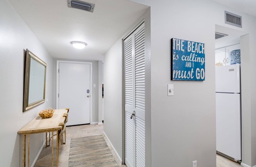 Siesta Key Condo | Unit 123- 2 Bedroom 2 Bathroom Gulf Side Club Interior Condominium