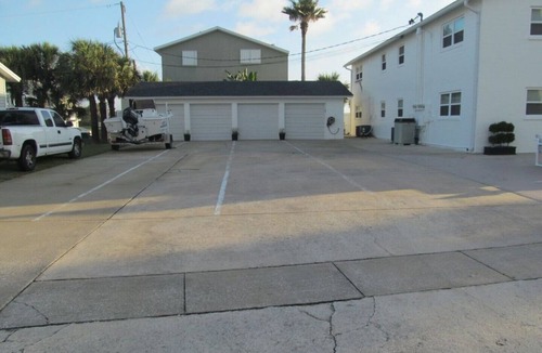 Ocean Grove Terrace House | Unit 4 Oceanside 2Bd 1Ba Condo In Ormond-By-The-Sea w/Large Private Beach Deck