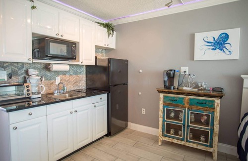 Treasure Island Condo | Unit 413 - Picture Perfect 4th Floor Beachfront Stateroom. Elegant Accommodations. Incredible View.