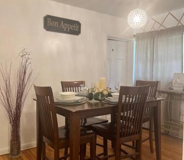 Tallahassee House | University Area Four Bedroom House