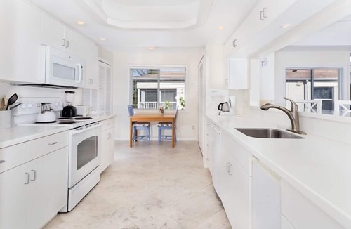 Sanibel Condo | Unparalleled Direct Gulf Views from this Elegant, Spacious, Penthouse Condo