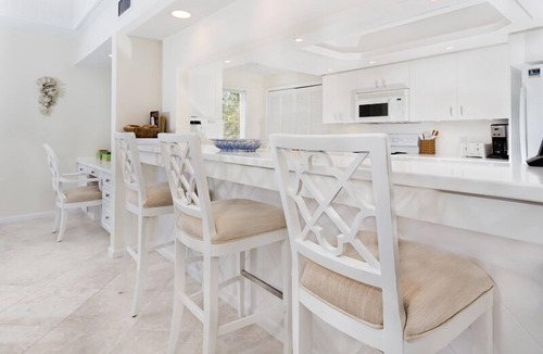 Sanibel Condo | Unparalleled Direct Gulf Views from this Elegant, Spacious, Top floor unit