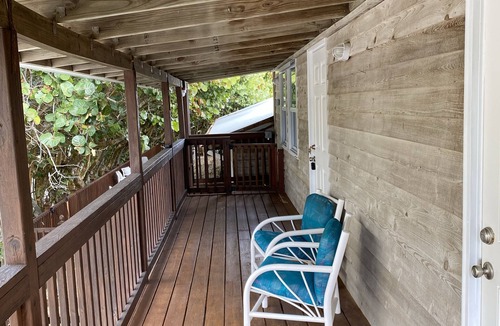 Crescent Beach House | UNWIND ! - Direct Ocean 2 Bedroom OCEANVIEW