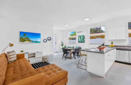 Liberty City House | UP TO 16 GUESTS! MODERN HOUSE NEAR WYNWOOD